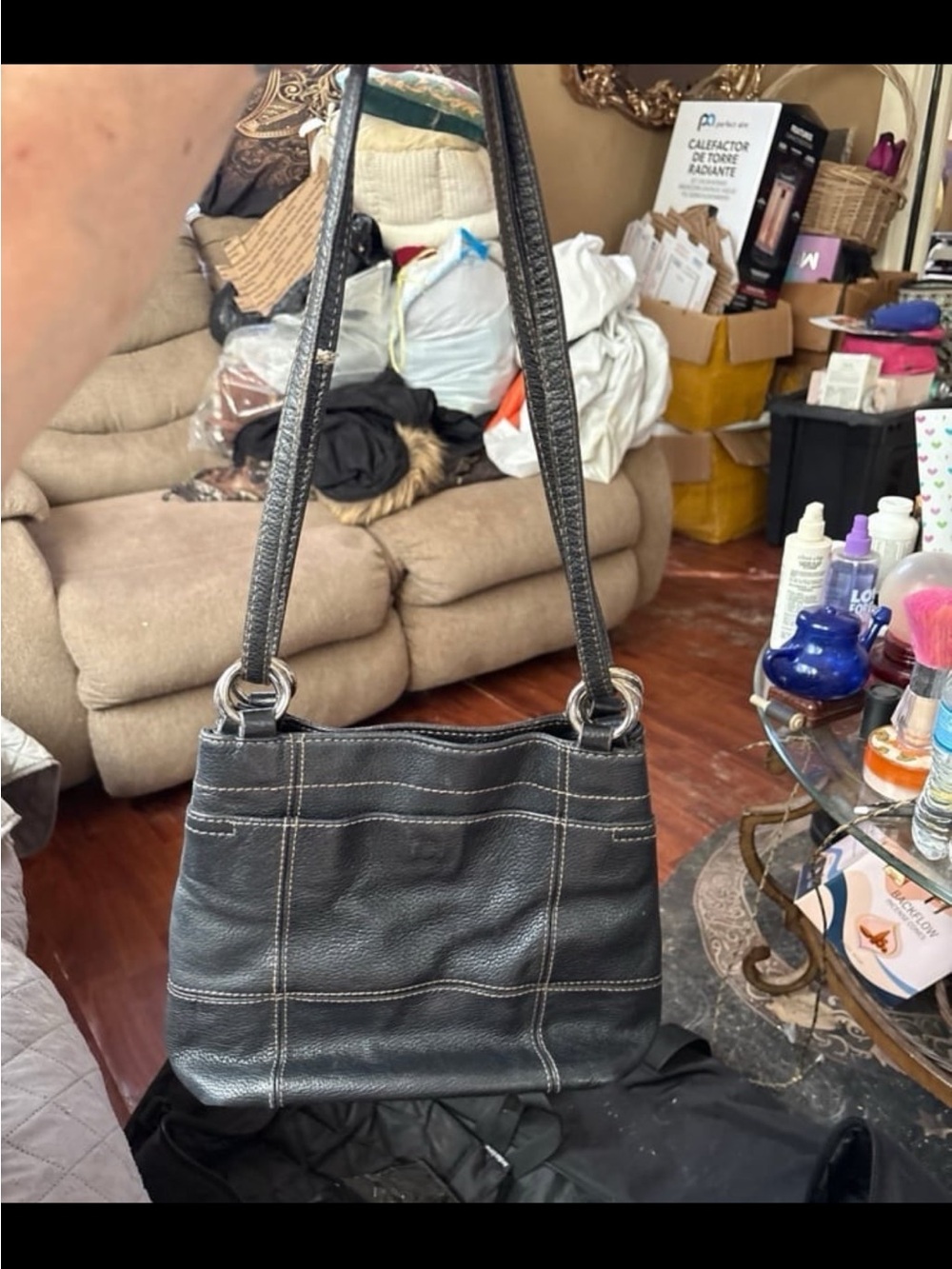 Tignanello Black Leather Shoulder Bag with Contrast Stitching